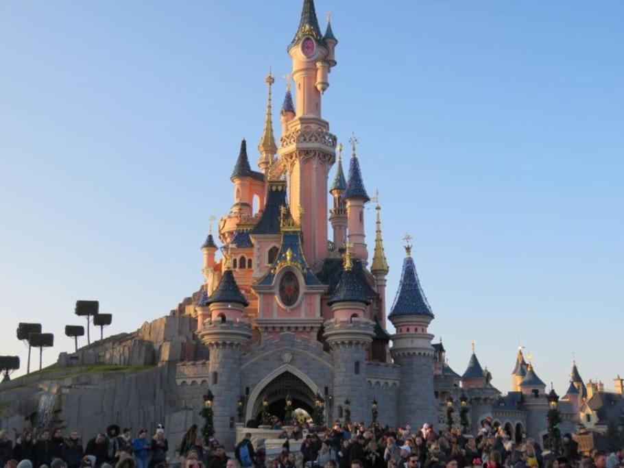 Little Explorer*Studio*Disneyland*Valdeurope*Paris Montevrain Exterior photo